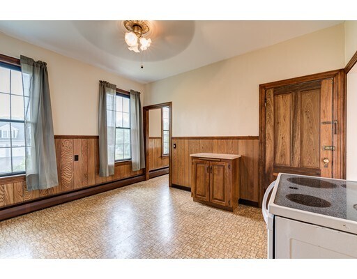 Building Photo - 269 Mendon St