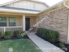Building Photo - 2817 NW 184th St