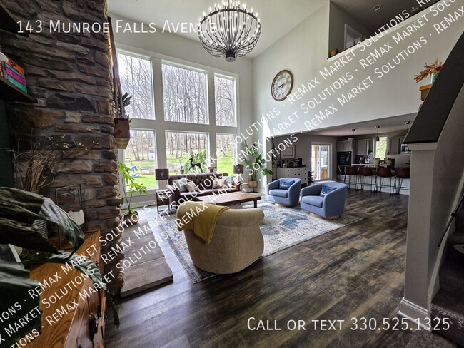 Building Photo - 143 Munroe Falls Ave