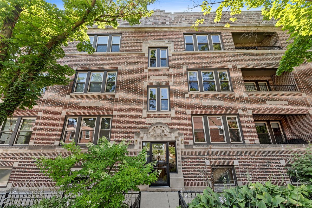 Foto principal - 3546 N Bosworth Ave