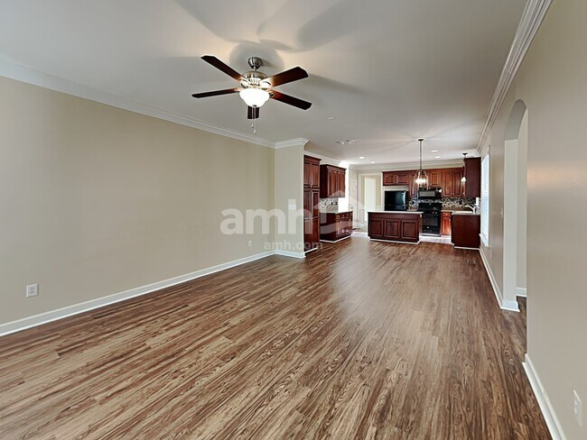 Foto del edificio - 199 Laurel Glen Dr