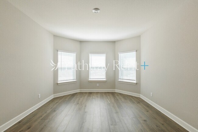Building Photo - 1101 Costa Vista Trl