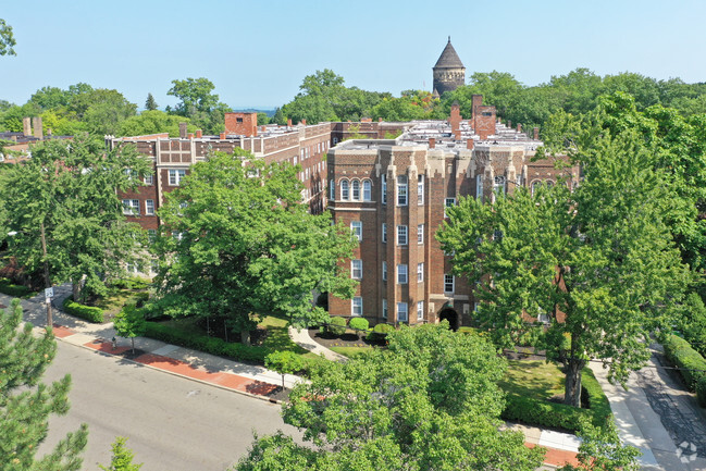 Lewis Mansión - Lewis Manor Apartments