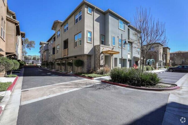 Building Photo - 2418 Stearman Ln