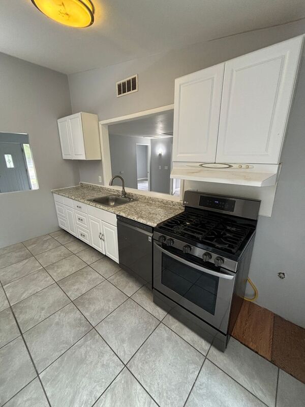 Foto del edificio - 2340 St Catherine St