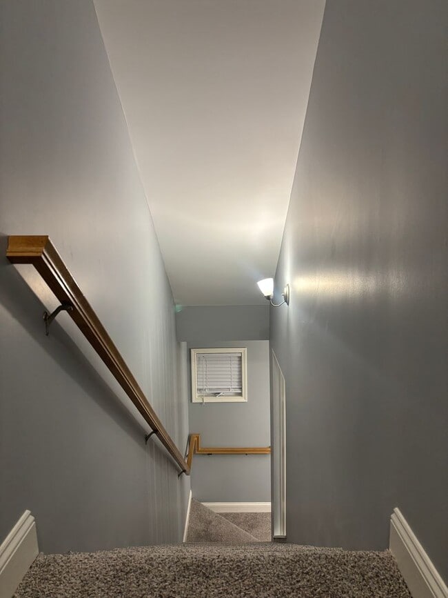 Foto del edificio - Charming & Spacious Three Bedroom, Two Bathroom Single Family Home