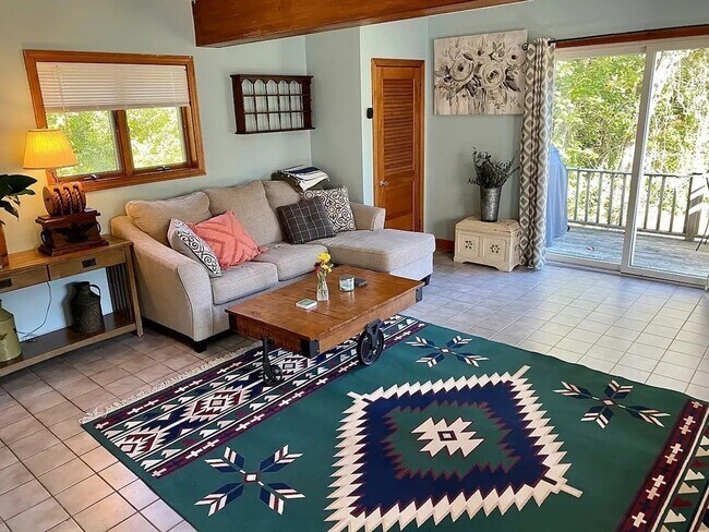 Foto del edificio - 1296 Drift Rd