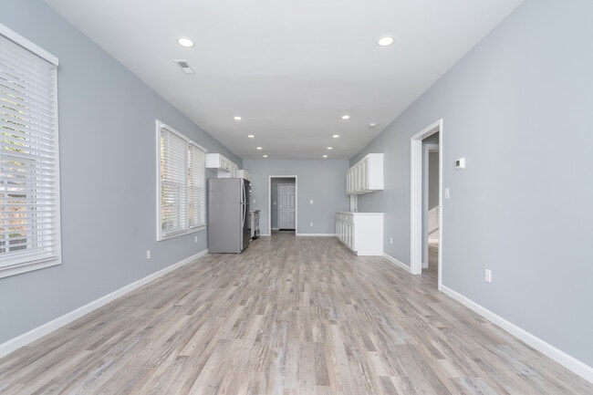 Building Photo - 206 Boundary Dr