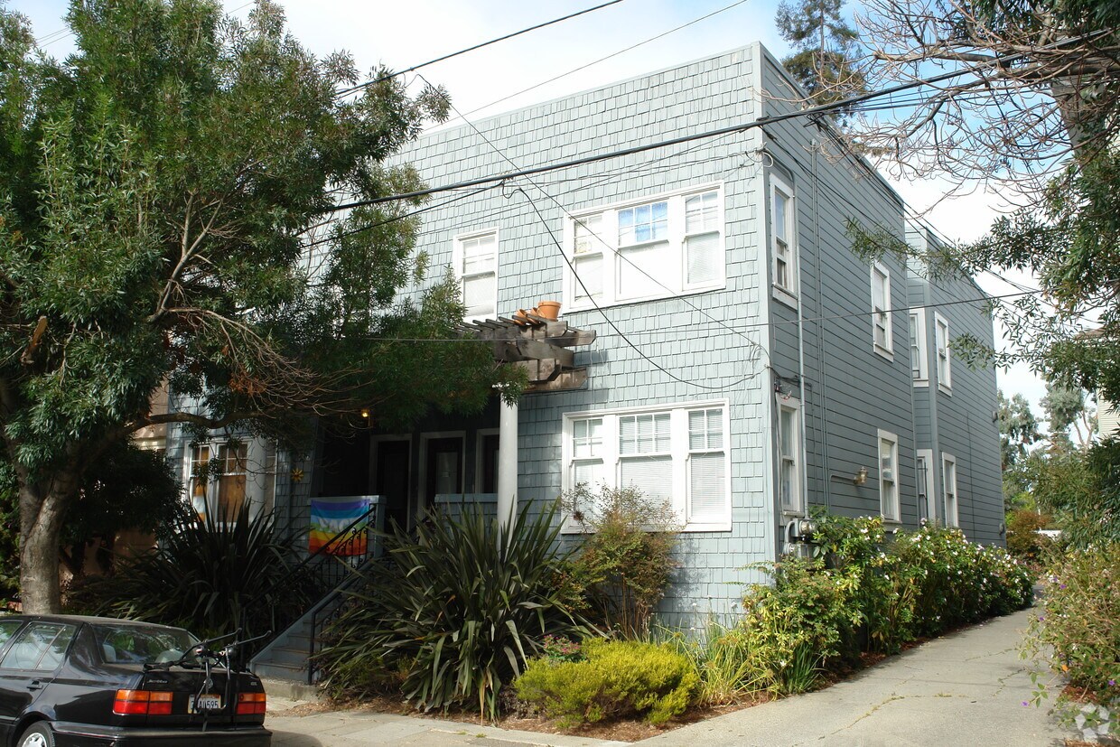 Foto del edificio - 3851-3857 Clarke St