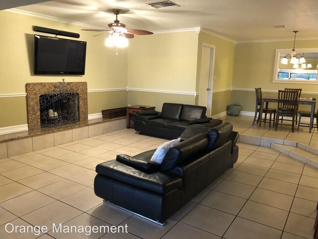 Building Photo - 2615 S Crystal Lake Dr