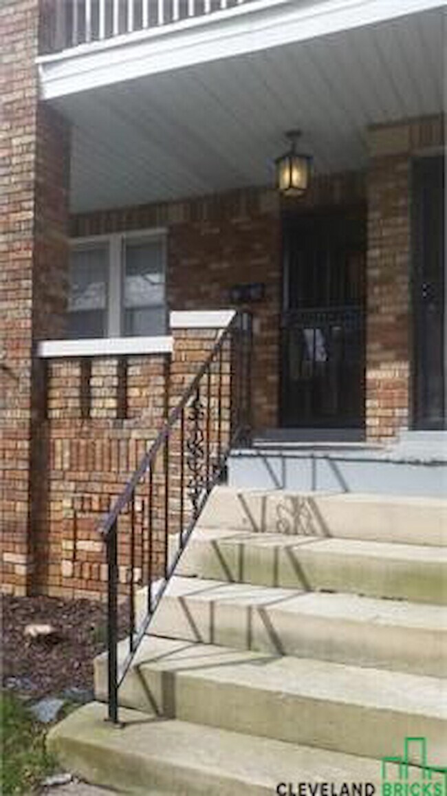 Building Photo - 10616 Bernard Ave