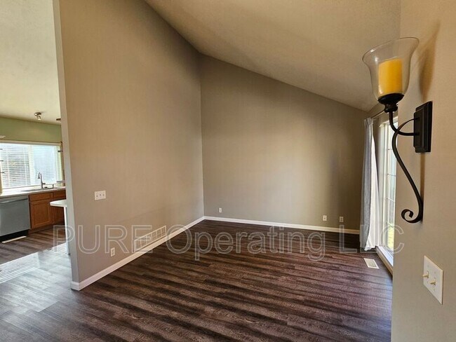 Foto del edificio - 20925 Ash St