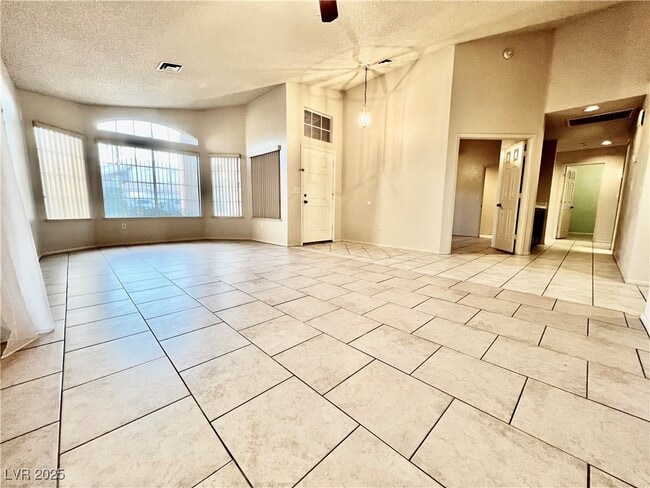 Foto del edificio - 8420 Airmont Ct