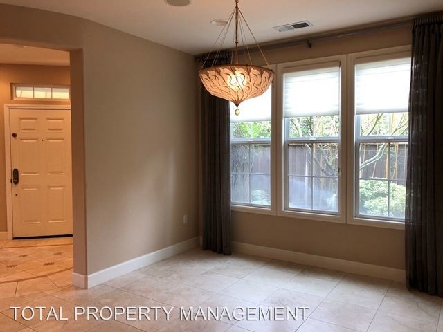 Foto del edificio - 1725 Whispering Willow Pl