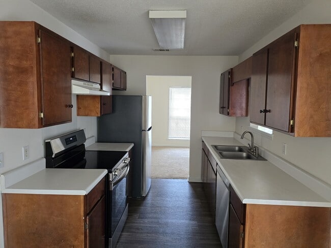 Building Photo - 60 Leeward Dr