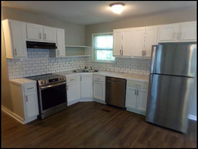 Foto del edificio - 7410 Valley Dr