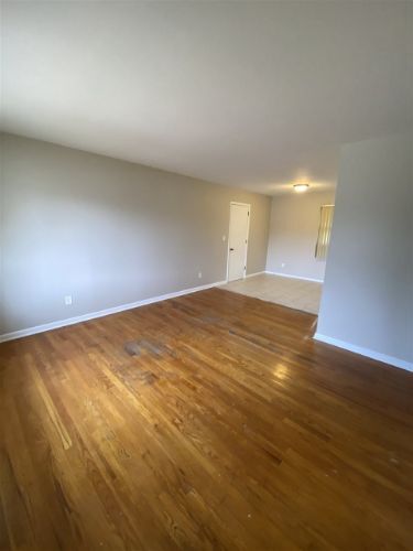 Building Photo - 1422 Iris Ave