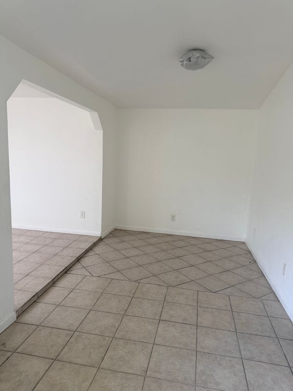 Building Photo - 15722 Larch Ave
