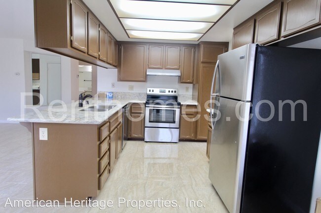 Building Photo - 4 br, 3 bath House - 14248 La Trucha Street