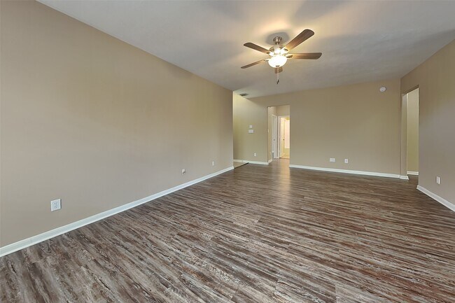 Foto del edificio - 7418 Jacobs Well Dr
