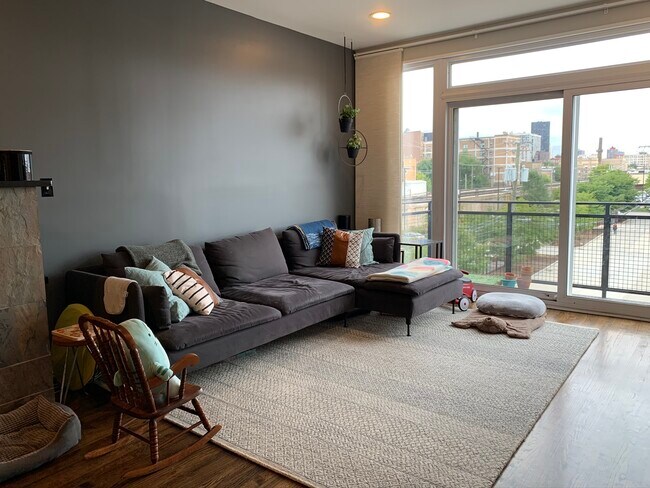 Foto del edificio - 6135 N Broadway St