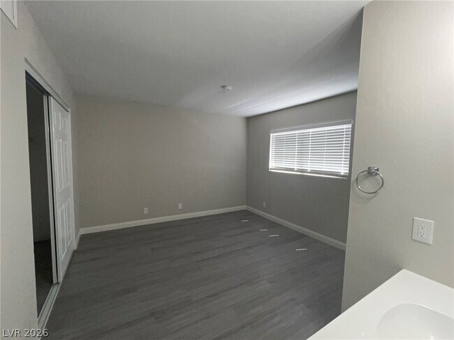Foto del edificio - 5237 Garden Ln