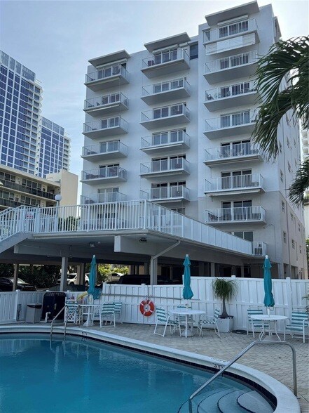 Photo - 95 N Birch Road Unit 303