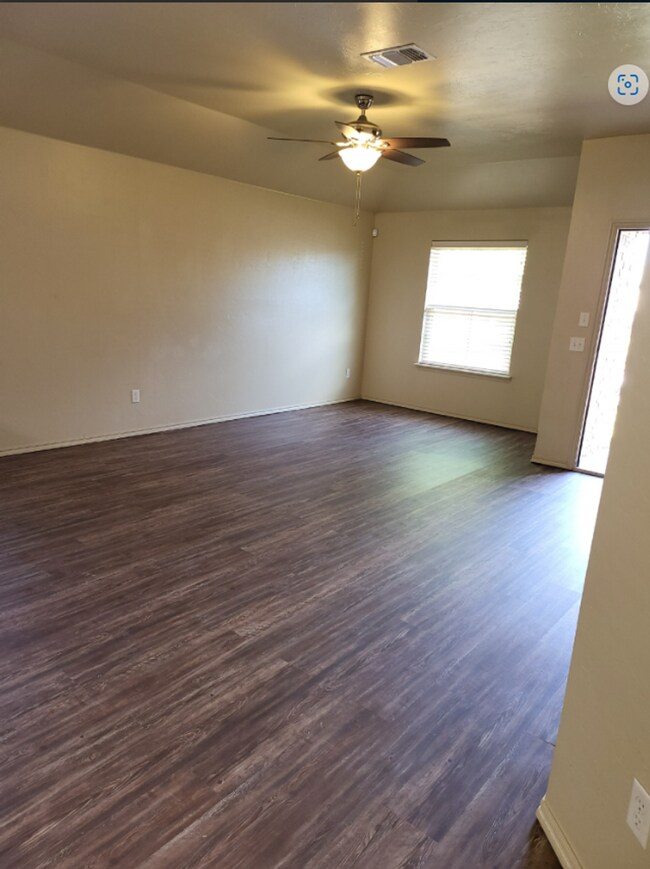 Building Photo - Welcome Home!!