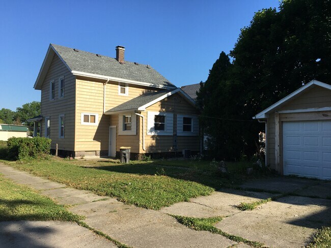 Backyard - 4229 S Calhoun St