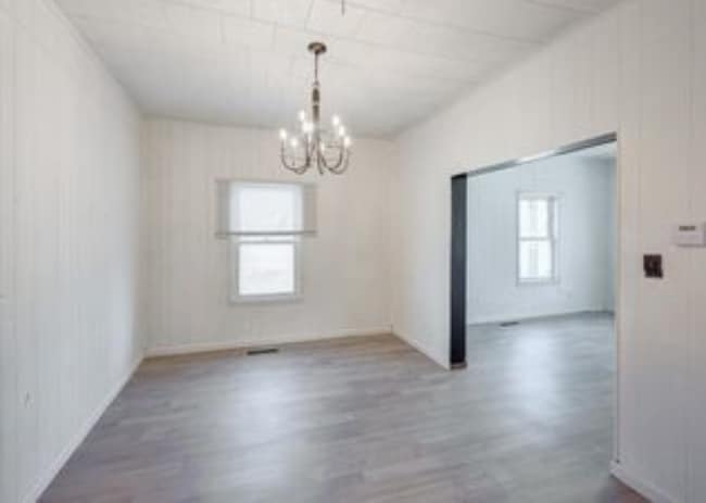 Building Photo - 410 E Taylor Ave