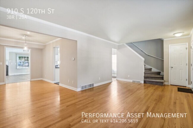 Building Photo - Charming 3BR Colonial Home