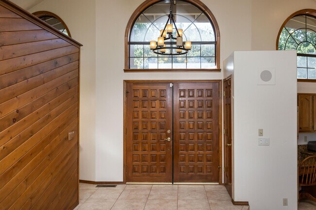 Foto del edificio - 1109 Northwood Loop