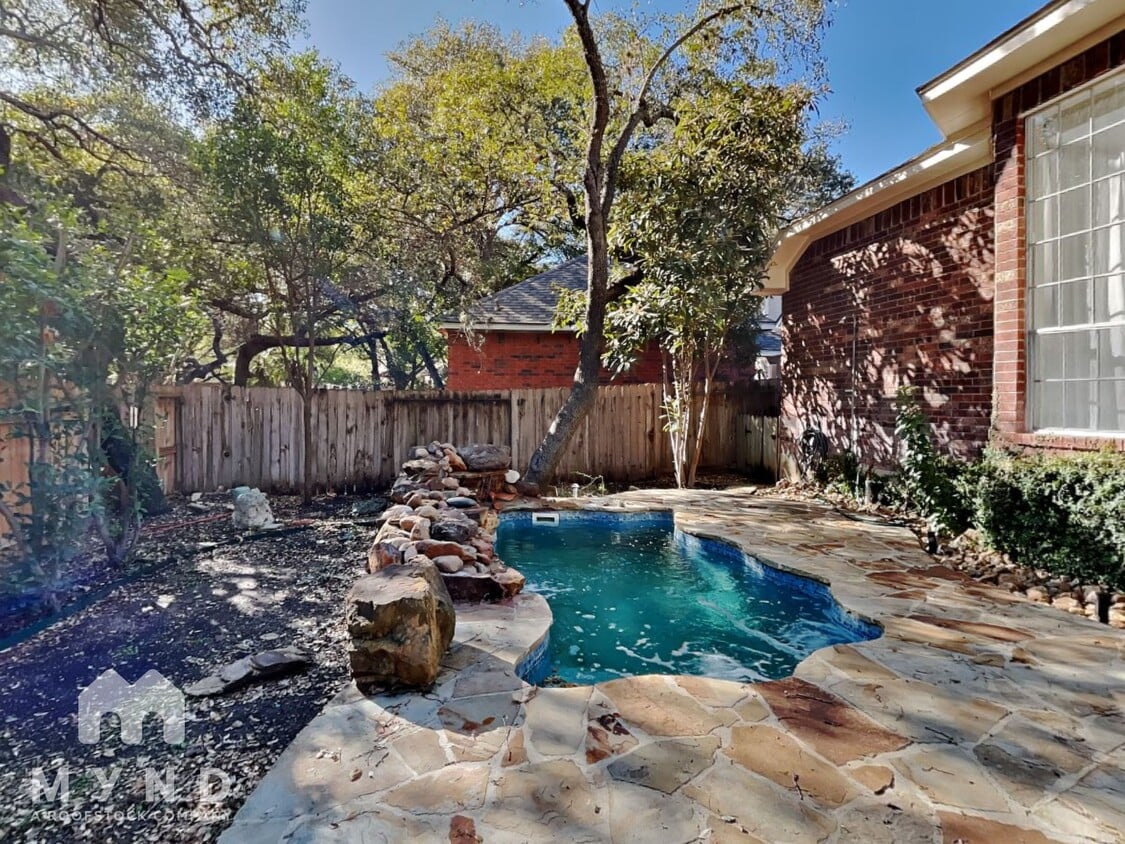 Foto principal - 1710 Brush Creek Dr