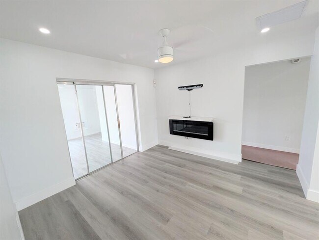 Foto del edificio - 10920 Gable St