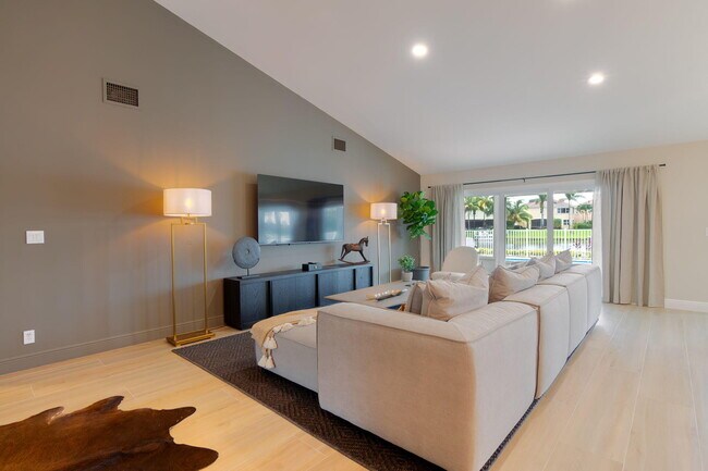 Foto del edificio - 12657 White Coral Dr