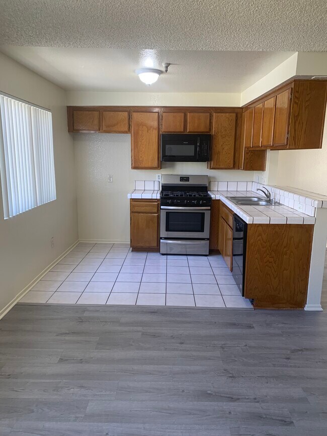 Kitchen - 11440 Freeman Ave