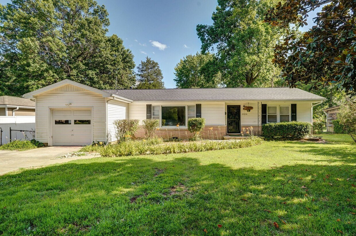 Foto principal - Adorable 3 Bedroom, 1.5 Bathroom House!