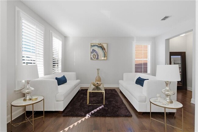 Foto del edificio - 2530 Maple Ridge Ln