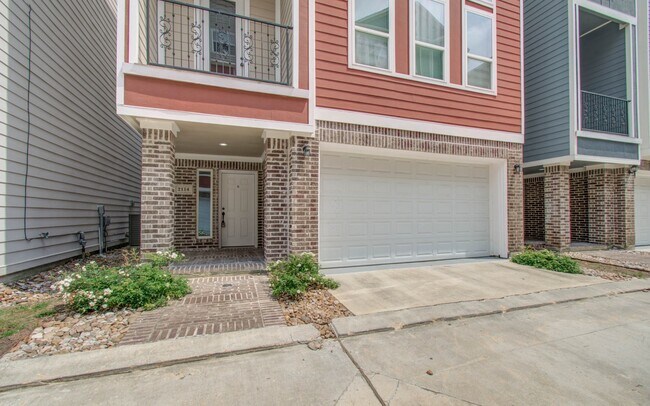 Foto del edificio - 2114 Oatfield Dr