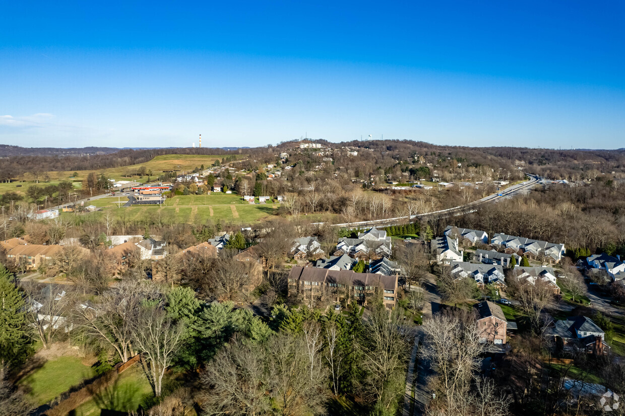 Aerial Photo - Fairways of Oakmont