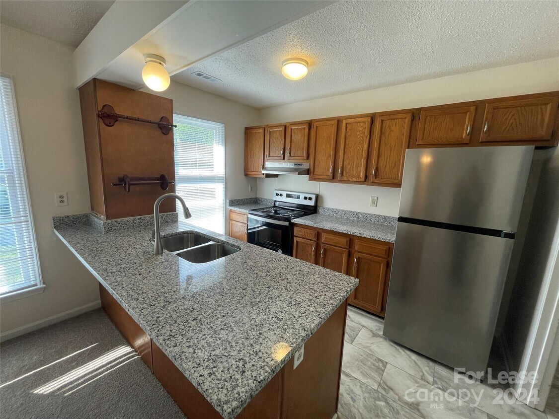 5201 Granite Creek Ln, Charlotte, NC 28269 House Rental in Charlotte