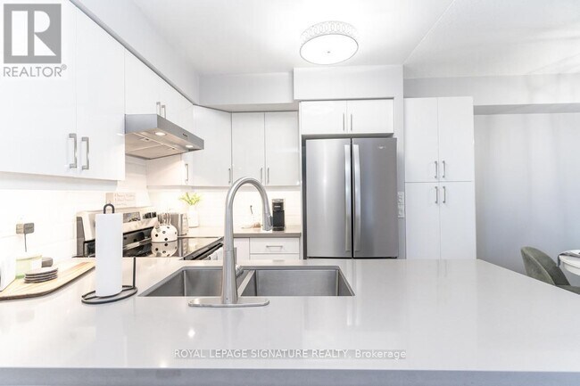 Building Photo - 120-120 Dallimore Cir