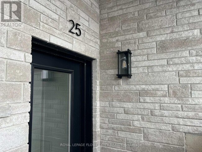 Photo du bâtiment - 440 Wellington St E