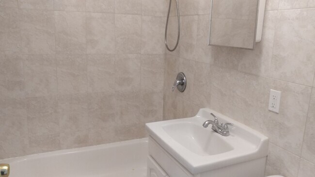 Foto del edificio - 3734 58th St