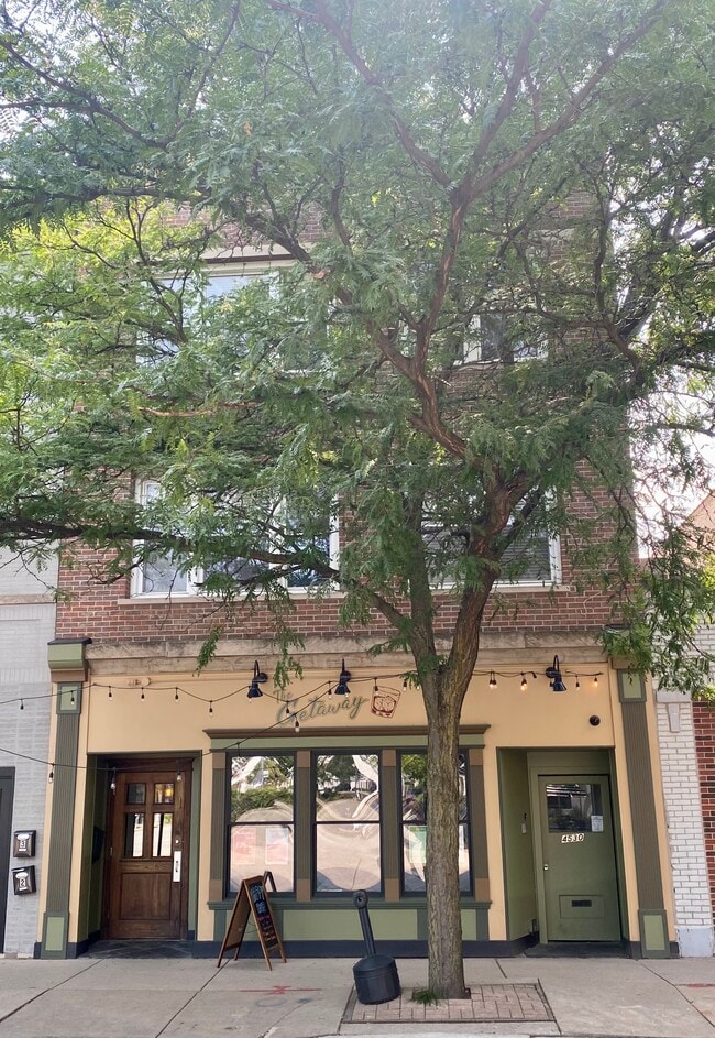 Building Photo - 4530 N Lincoln Ave