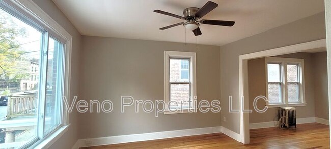 Building Photo - 179 9th St