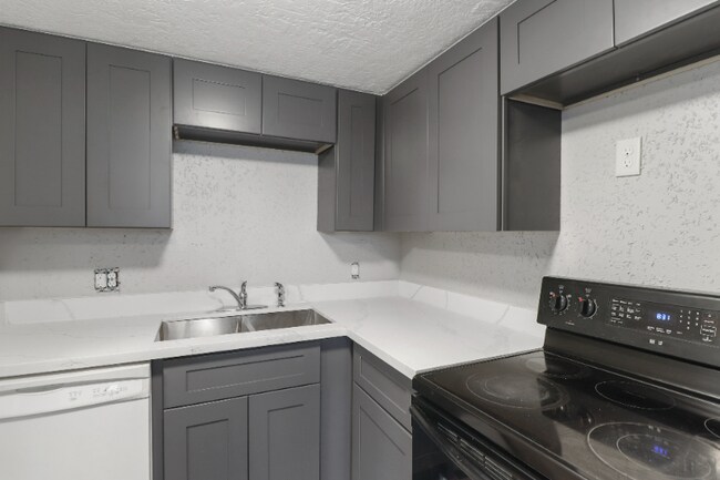 Building Photo - 1045 Deesport St