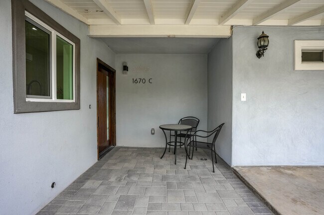 Foto del edificio - 1670 W Cerritos Ave