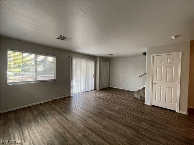 Foto del edificio - 5372 Hanging Tree Ln