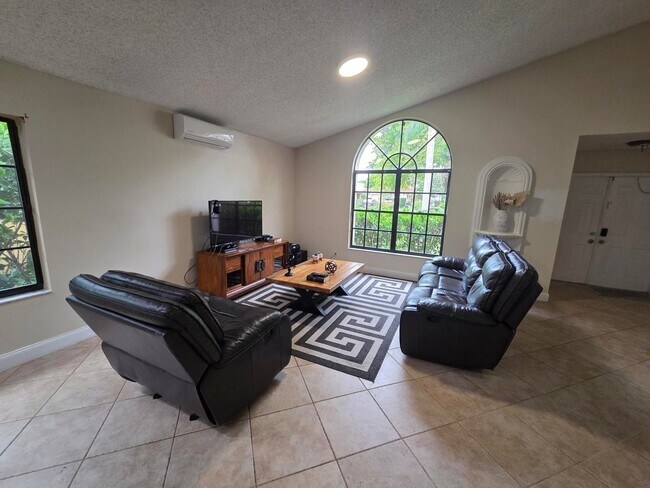 Foto del edificio - 4170 NW 6th St